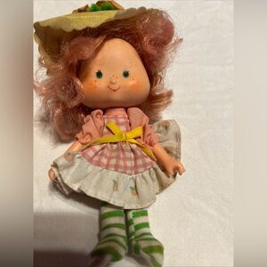 Vintage 1979  RARE Peach Blush Party Pleaser Doll Strawberry Shortcake Hat Pink